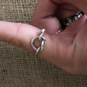 Knot ring